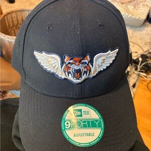 Lakeland Flying Tigers  cap New Era Black Cap with Winged Tiger Design